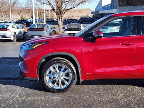 2025 Toyota Highlander Hybrid Limited