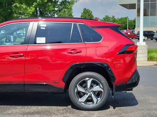 2025 Toyota RAV4 Hybrid SE