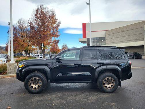 2025 Toyota 4Runner Hybrid Trailhunter