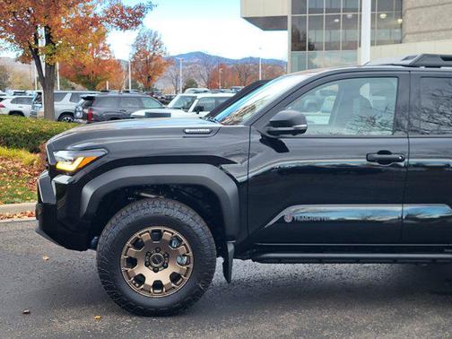 2025 Toyota 4Runner Hybrid Trailhunter