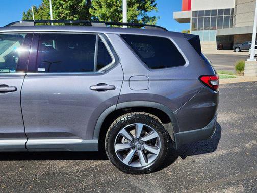 2023 Honda Pilot AWD Elite