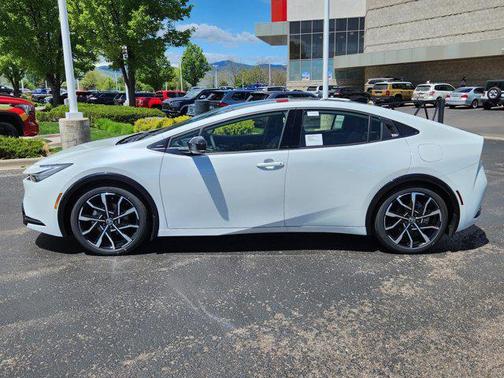 2025 Toyota Prius L