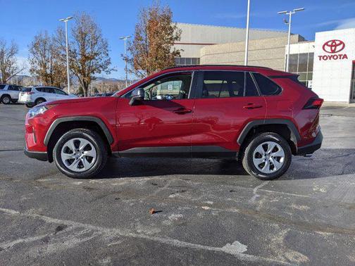 2021 Toyota RAV4 LE