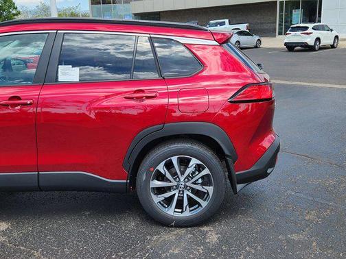 2025 Toyota Corolla Cross XLE