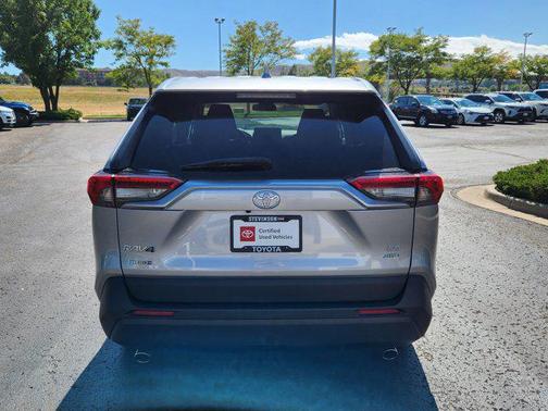 2022 Toyota RAV4 LE