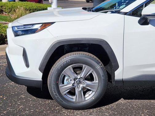 2025 Toyota RAV4 Hybrid LE