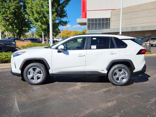 2025 Toyota RAV4 Hybrid LE