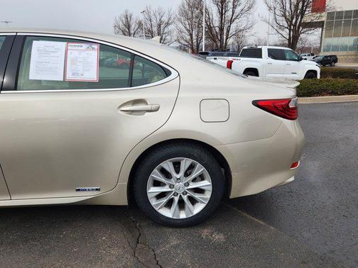 2014 Lexus ES 300h Base