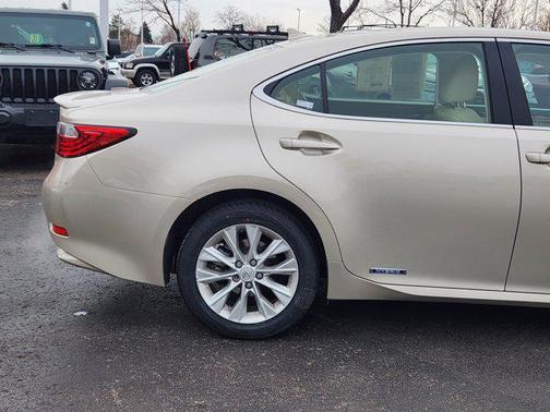 2014 Lexus ES 300h Base