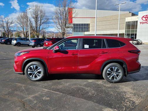 2026 Toyota Highlander XLE