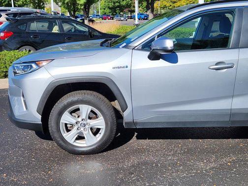 2021 Toyota RAV4 Hybrid XLE