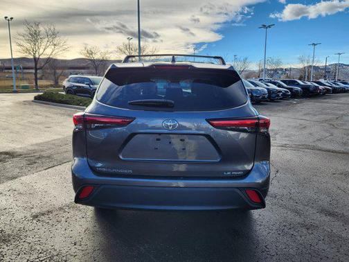 2022 Toyota Highlander LE