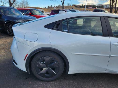2025 Toyota Prius Plug-In Hybrid SE