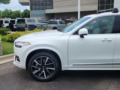 2023 Volvo XC90 B6 Plus 6-Seater