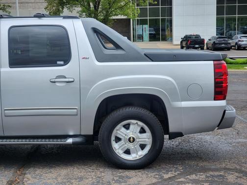 Silver Ice Metallic 2012 Chevrolet Avalanche 1500 LT
