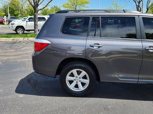 2010 Toyota Highlander SE