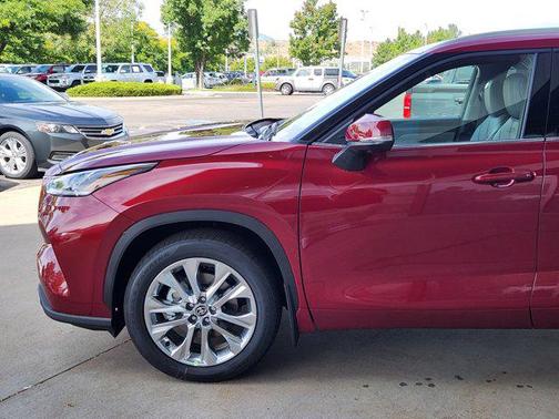 2025 Toyota Highlander Limited