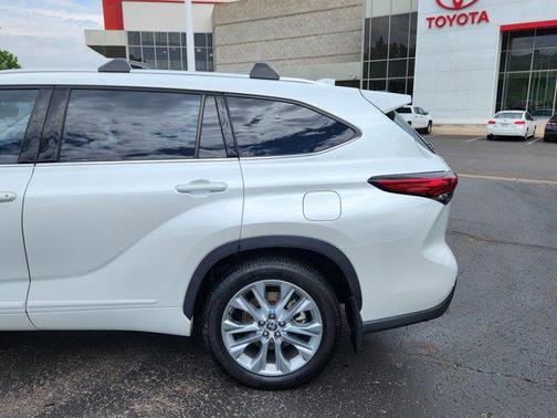 2022 Toyota Highlander Hybrid Limited