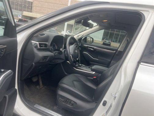 2022 Toyota Highlander Hybrid Limited