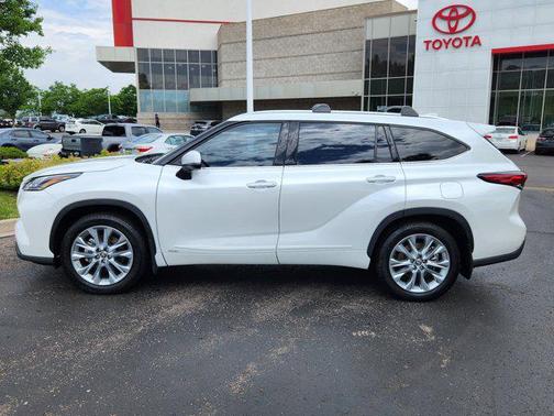 2022 Toyota Highlander Hybrid Limited
