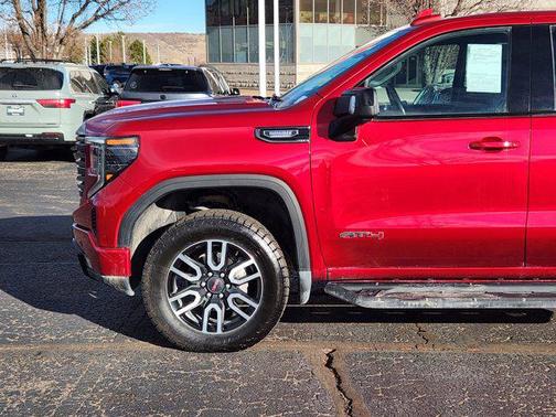 2024 GMC Sierra 1500 AT4