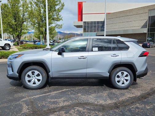 2025 Toyota RAV4 LE