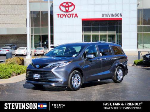 2025 Toyota Sienna Limited 7-Passenger