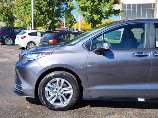 2025 Toyota Sienna Limited 7-Passenger