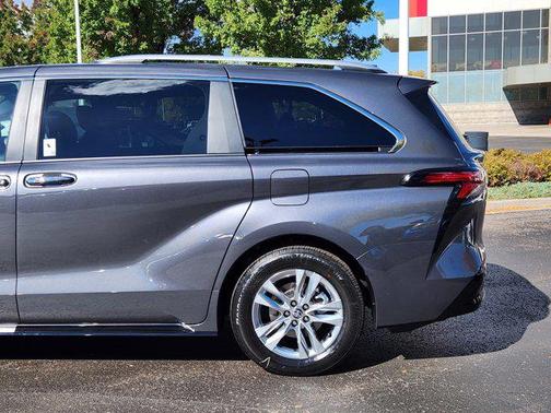 2025 Toyota Sienna Limited 7-Passenger