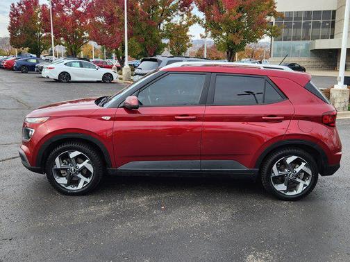 2024 Hyundai VENUE SEL