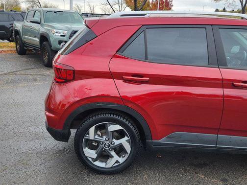 2024 Hyundai VENUE SEL