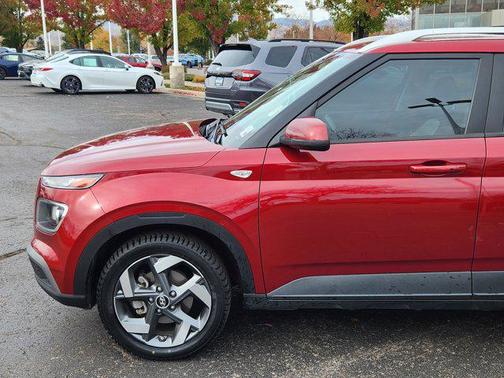 2024 Hyundai VENUE SEL