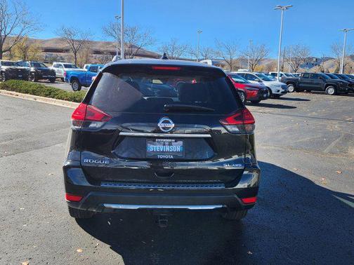 2017 Nissan Rogue SL