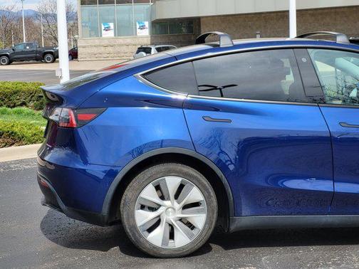 2023 Tesla Model Y Long Range Dual Motor All-Wheel Drive