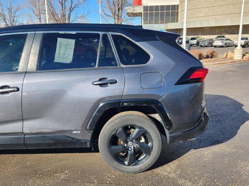 2021 Toyota RAV4 Hybrid SE
