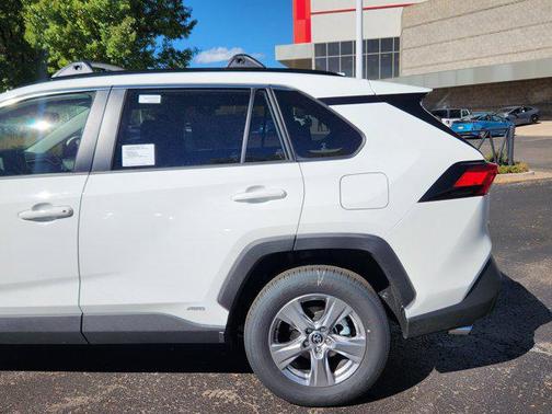 2025 Toyota RAV4 Hybrid LE