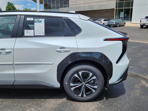 2025 Toyota bZ4X XLE