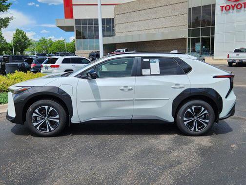 2025 Toyota bZ4X XLE