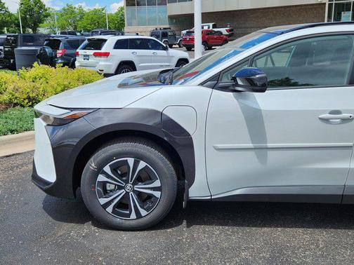 2025 Toyota bZ4X XLE