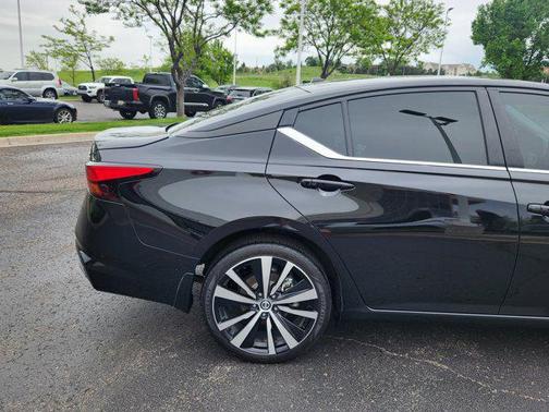 2022 Nissan Altima SR Intelligent AWD