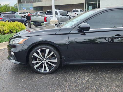 2022 Nissan Altima SR Intelligent AWD
