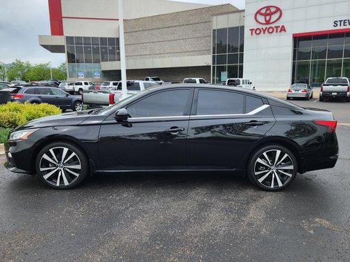 2022 Nissan Altima SR Intelligent AWD