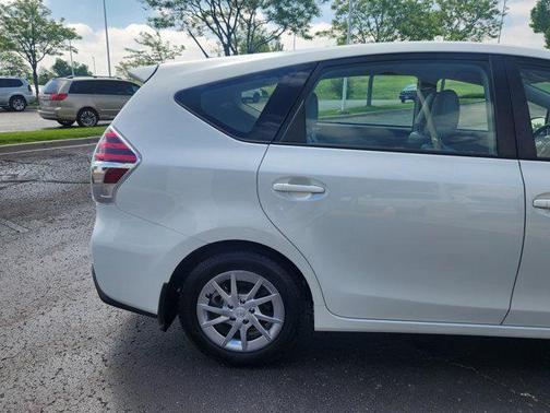 2017 Toyota Prius v Four