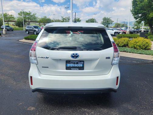 2017 Toyota Prius v Four