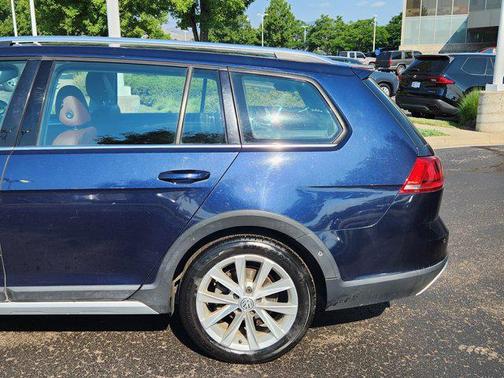 2017 Volkswagen Golf Alltrack TSI SE