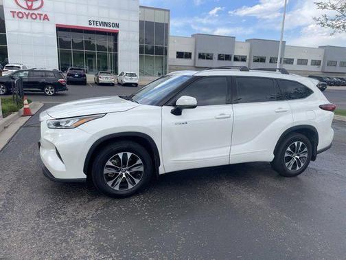 2020 Toyota Highlander Hybrid XLE