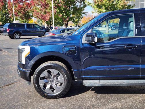 2024 Ford F-150 Lightning LARIAT