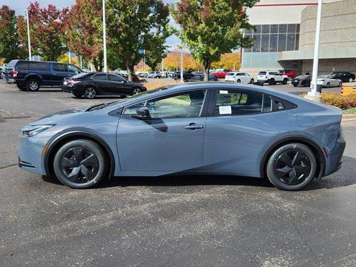 2026 Toyota Prius Plug-In Hybrid SE