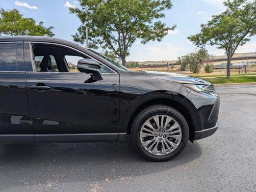 2023 Toyota Venza XLE