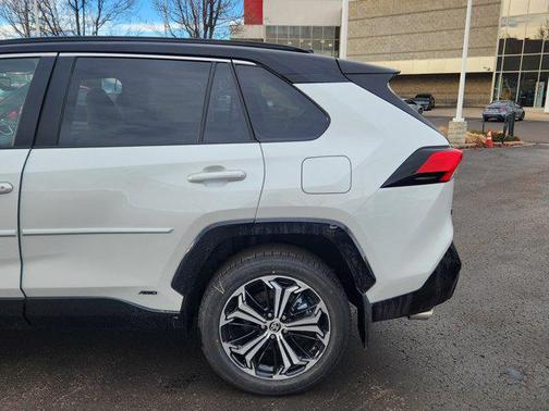 2025 Toyota RAV4 Hybrid SE